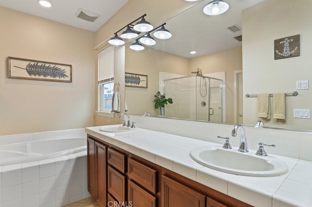 32417 Apricot Tree Rd, Winchester CA  92596-8672 exterior