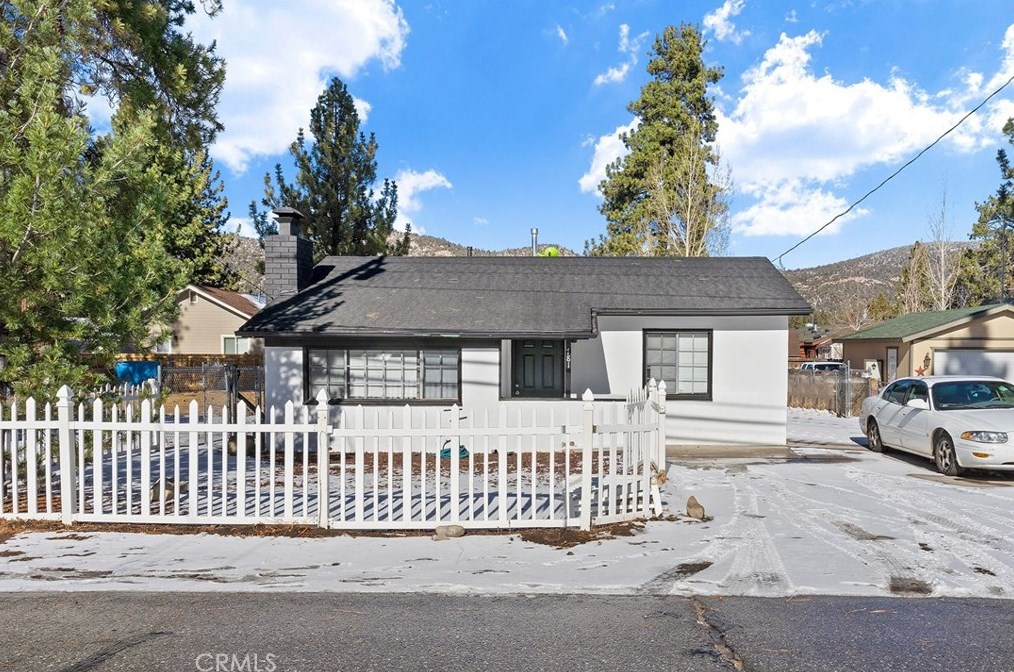 781 W Aeroplane Blvd, Big Bear City, CA 92314