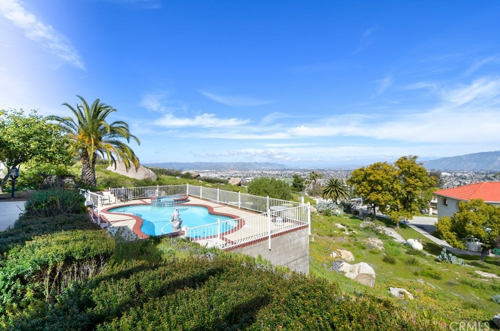 27735 Pachea Trl, Hemet CA  92544-8161 exterior