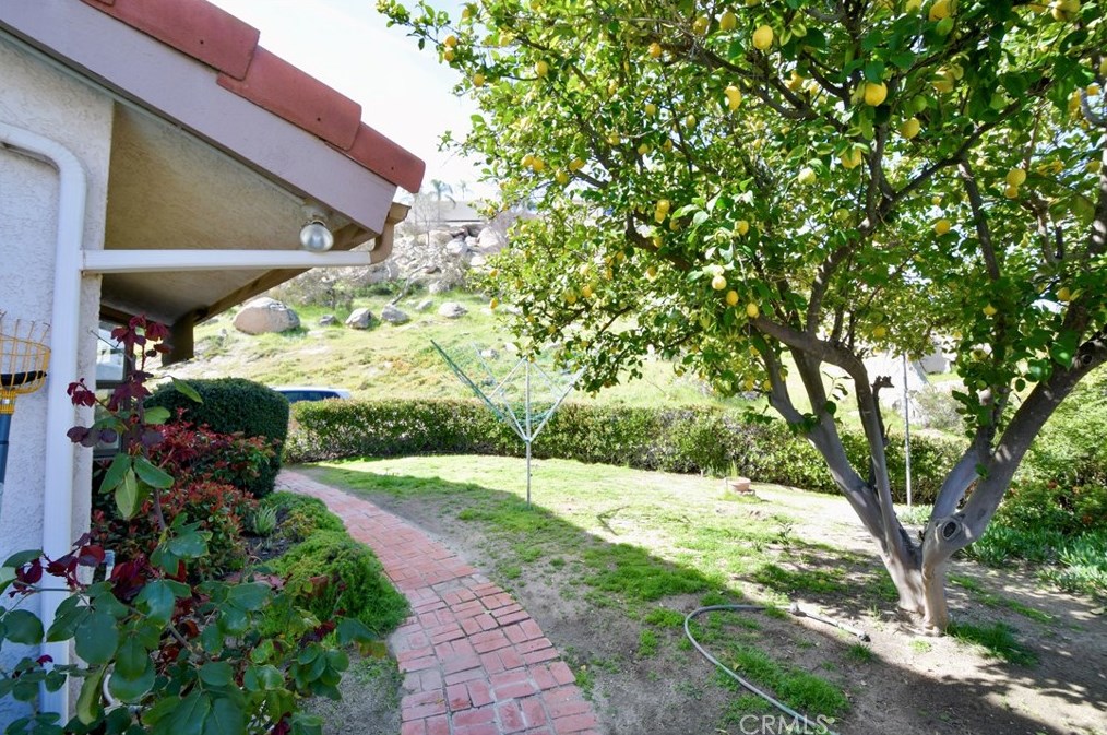 27735 Pachea Trl, Hemet CA  92544-8161 exterior