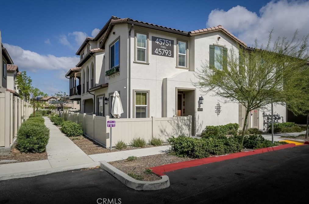 45793 Via Nubes, Temecula, CA 92592