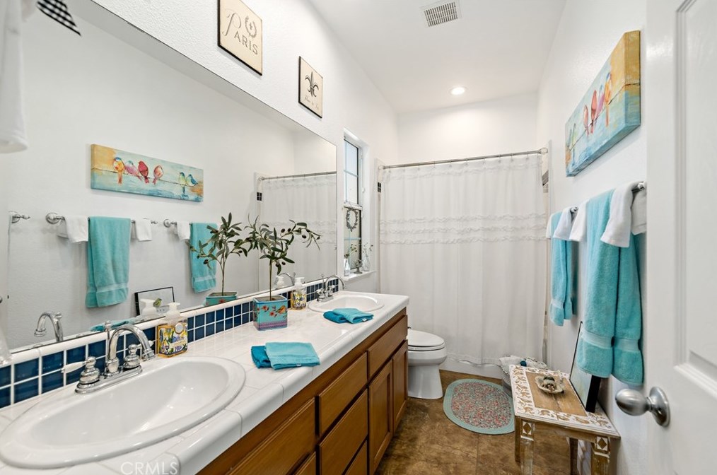 1141 Lorenzo Dr, Fallbrook CA  92028-4563 exterior