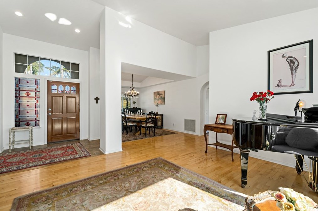 1141 Lorenzo Dr, Fallbrook CA  92028-4563 exterior