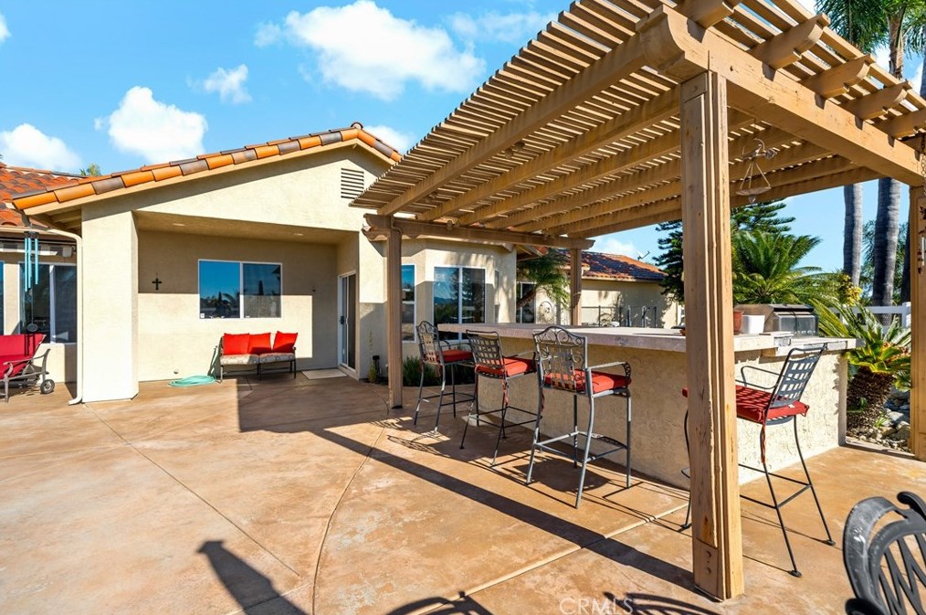 1141 Lorenzo Dr, Fallbrook CA  92028-4563 exterior