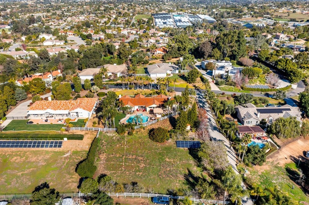 1141 Lorenzo Dr, Fallbrook CA  92028-4563 exterior