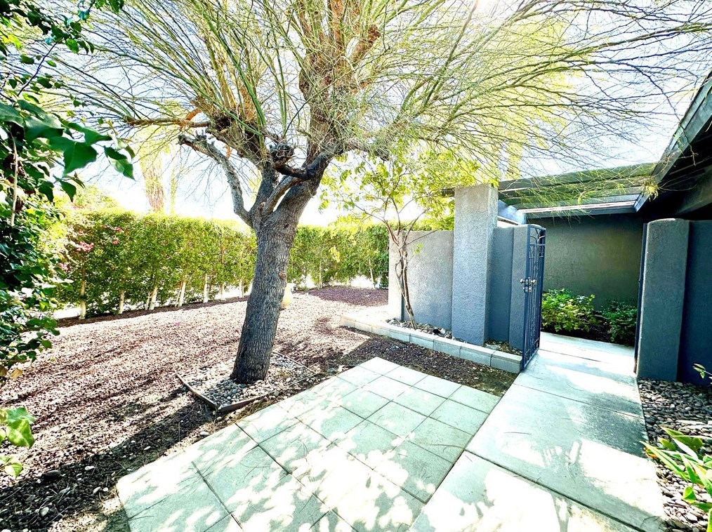 31475 Avenida Alvera, Cathedral City CA  92234-3026 exterior