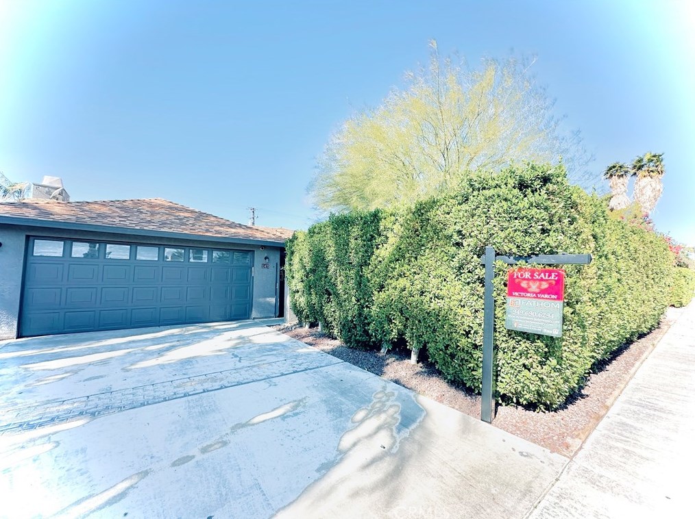 31475 Avenida Alvera, Cathedral City CA  92234-3026 exterior