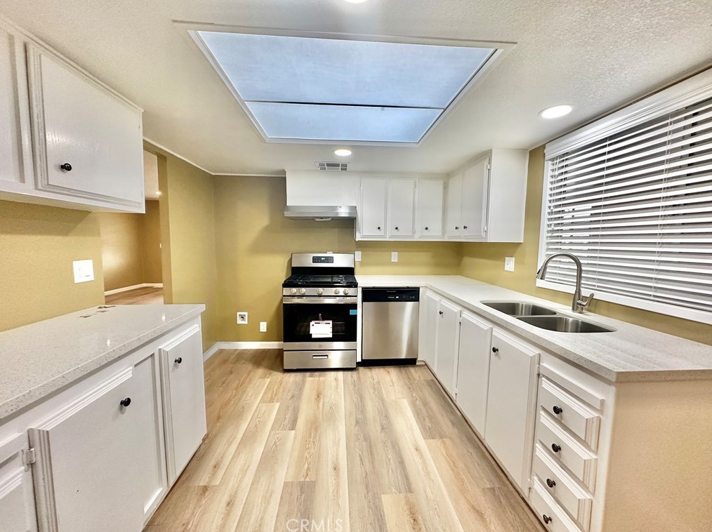 608 De Soto Dr, Hemet CA  92543-2649 exterior