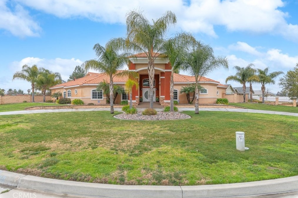 947 Commonwealth Ave, Hemet, CA 92543-1307