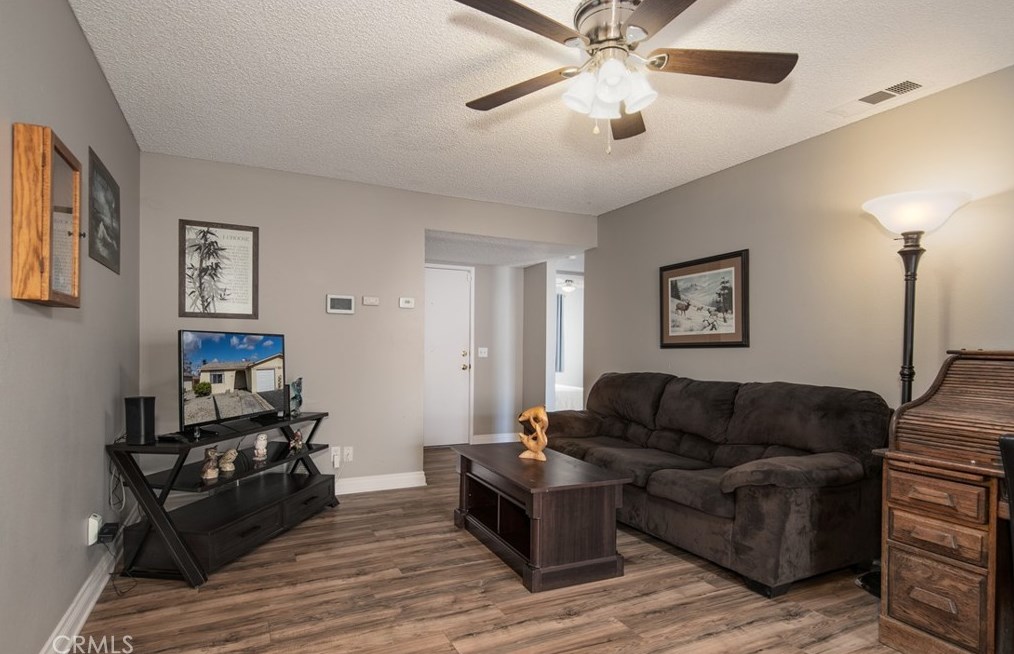 2480 Cristobal Ave, Hemet, CA 92545-2540