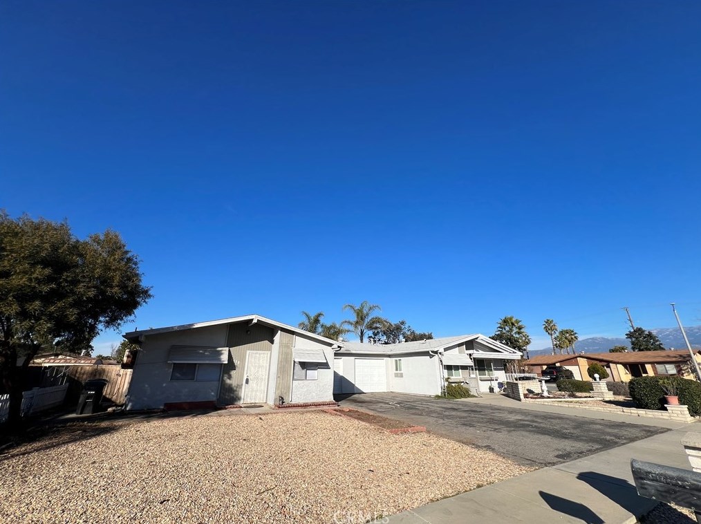 1858 Calle Pasito, Hemet CA  92545-2532 exterior