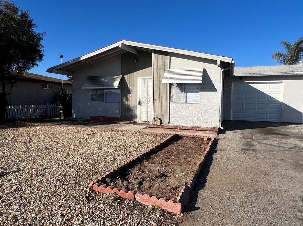 1858 Calle Pasito, Hemet, CA 92545-2532