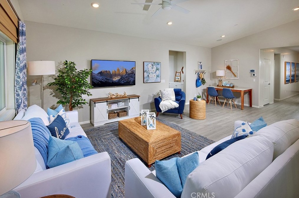 31372 Scrub Jay Rd, Winchester, CA 92596