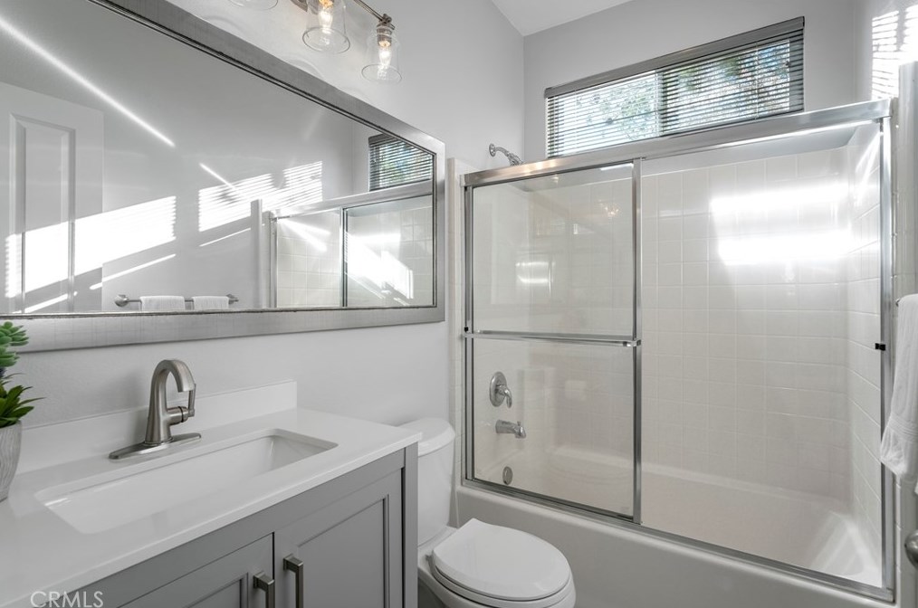 26536 Mahonia Way, Murrieta CA  92562-4485 exterior