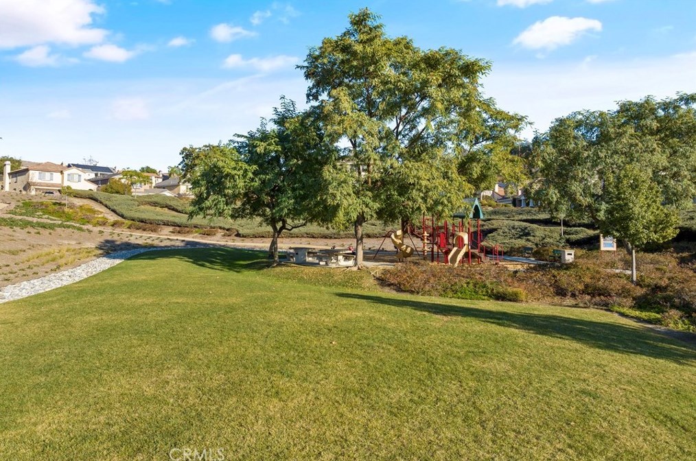 26536 Mahonia Way, Murrieta CA  92562-4485 exterior