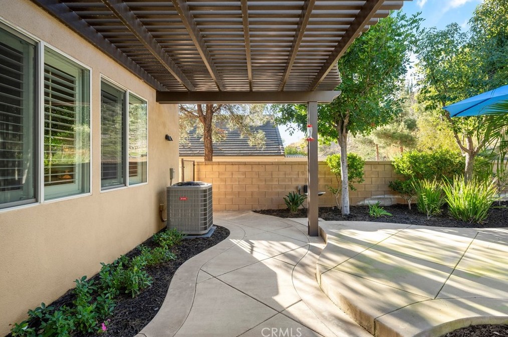 26536 Mahonia Way, Murrieta CA  92562-4485 exterior