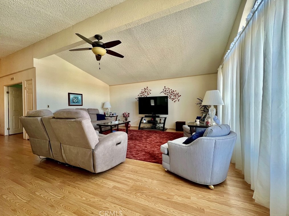 24600 Mountain Ave #11, Hemet, CA 92544