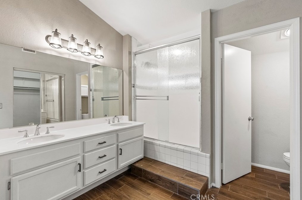 24322 Saradella Ct, Murrieta CA  92562-4062 exterior