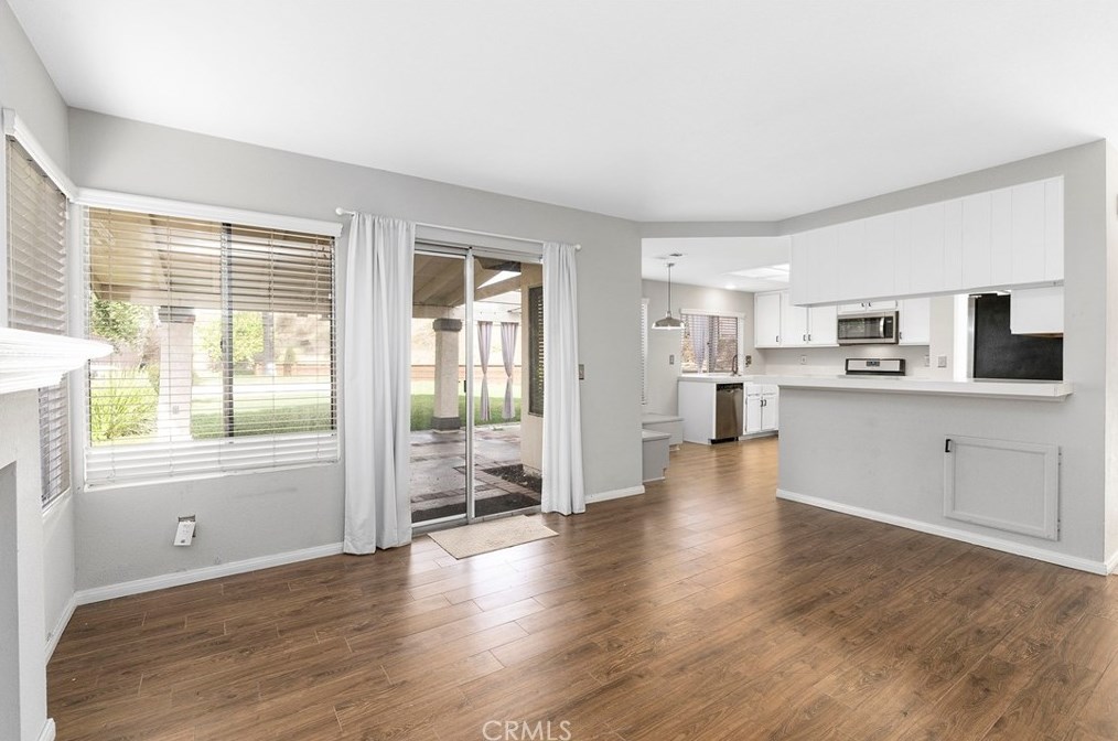 24322 Saradella Ct, Murrieta CA  92562-4062 exterior