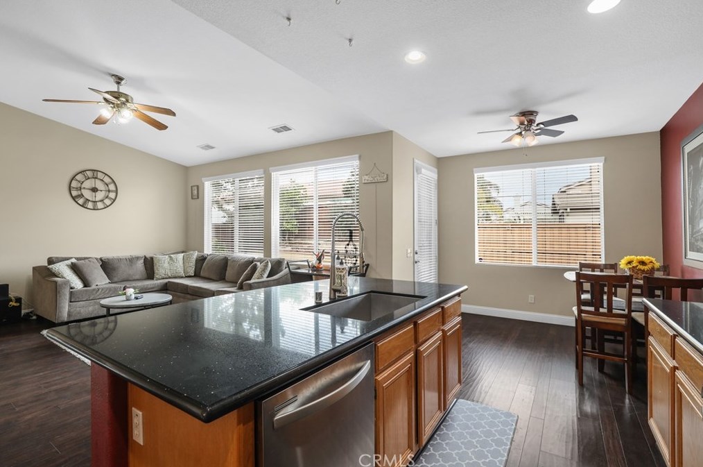 23770 Aspen Dr, Murrieta CA  92562-5041 exterior