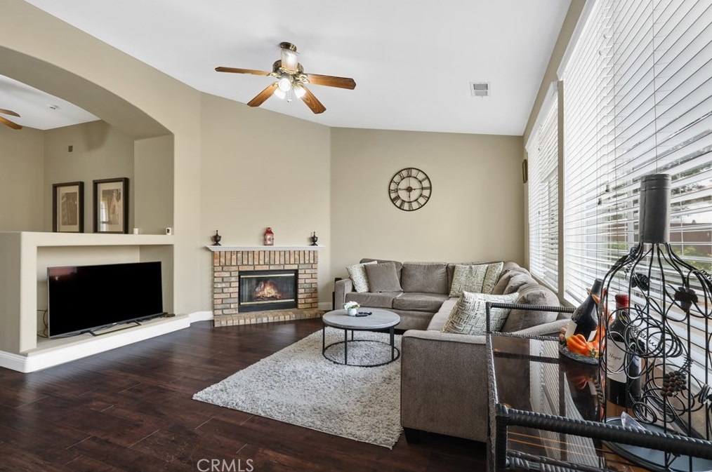 23770 Aspen Dr, Murrieta CA  92562-5041 exterior