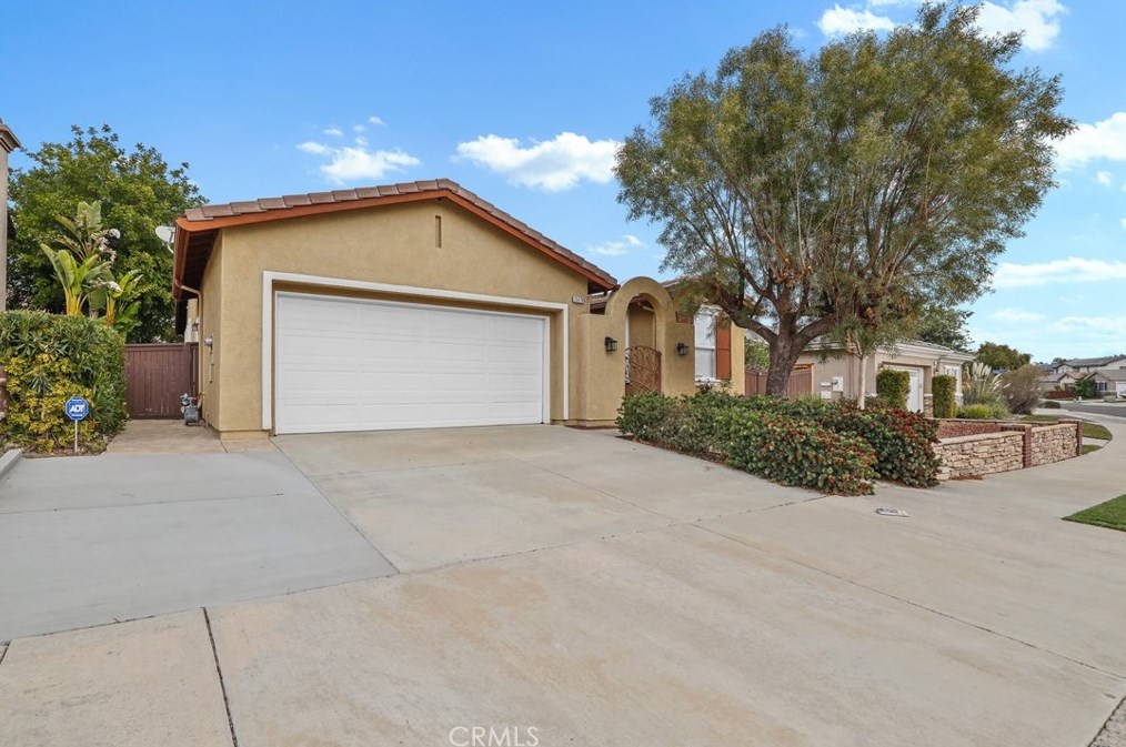 23770 Aspen Dr, Murrieta CA  92562-5041 exterior