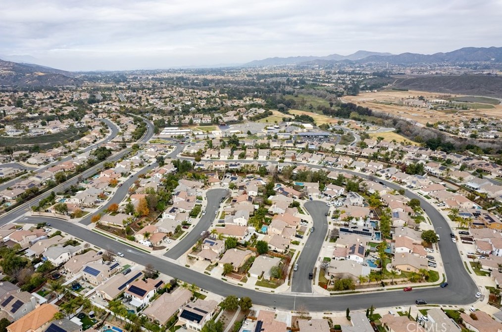 23770 Aspen Dr, Murrieta CA  92562-5041 exterior