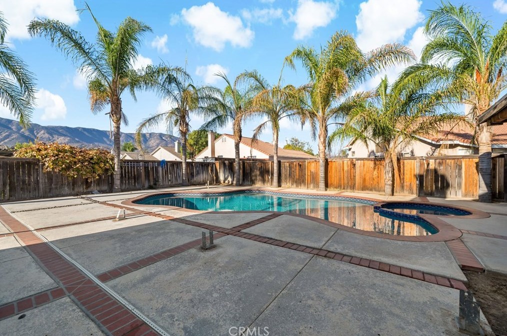 32555 Buckhorn Rd, Wildomar CA  92595-8255 exterior