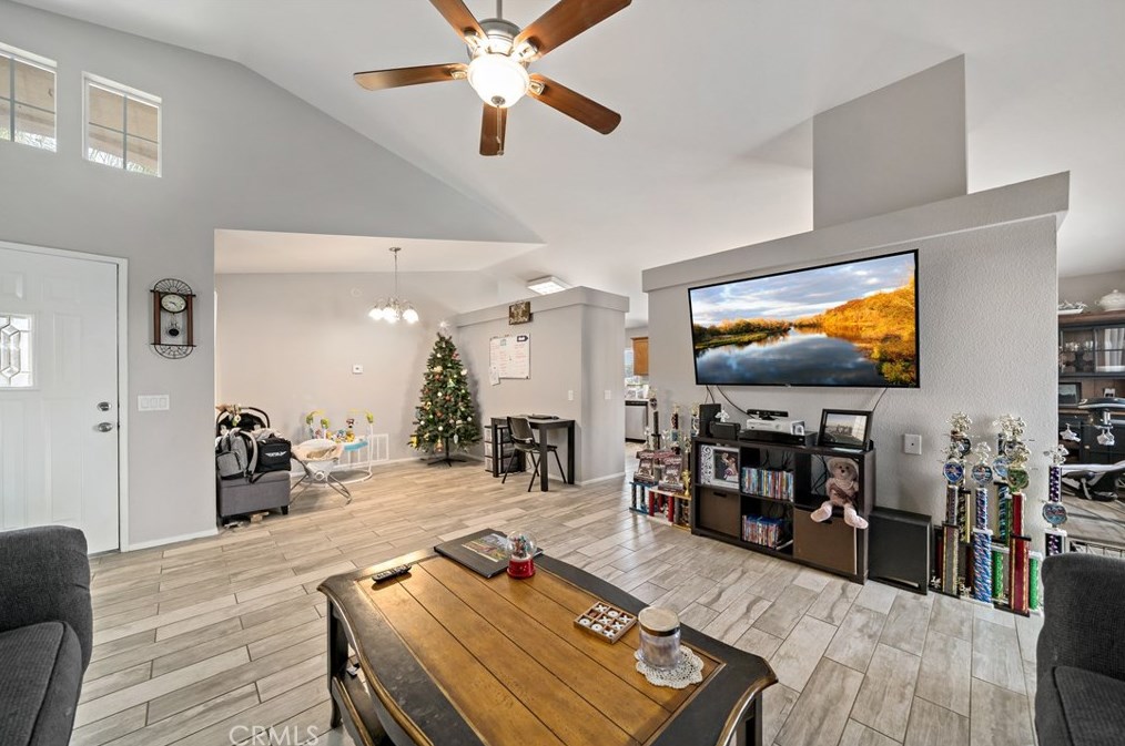 32555 Buckhorn Rd, Wildomar CA  92595-8255 exterior