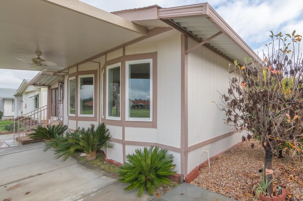 1369 Lodgepole Dr, Hemet CA  92545-7874 exterior