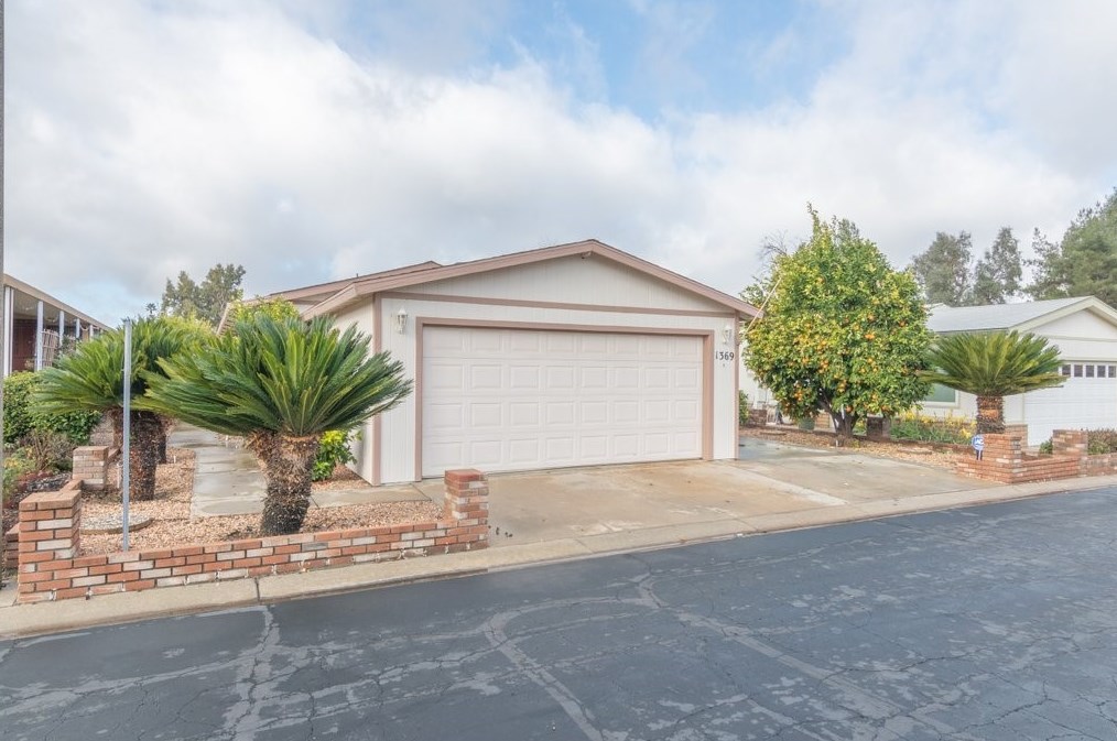 1369 Lodgepole Dr, Hemet, CA 92545-7874
