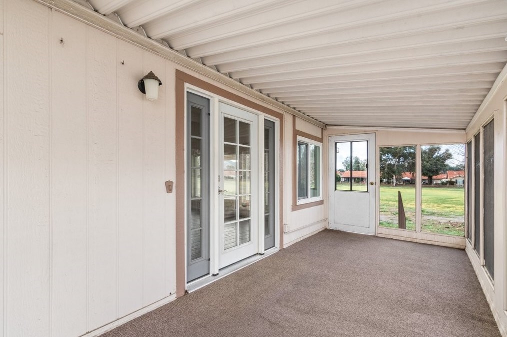 1369 Lodgepole Dr, Hemet CA  92545-7874 exterior