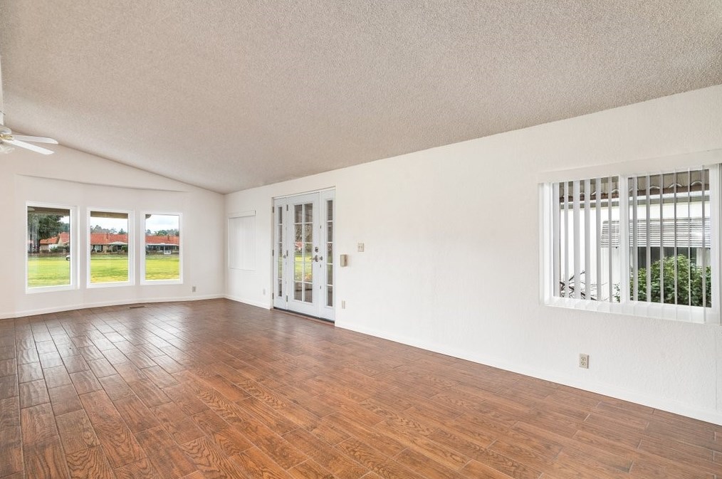 1369 Lodgepole Dr, Hemet CA  92545-7874 exterior