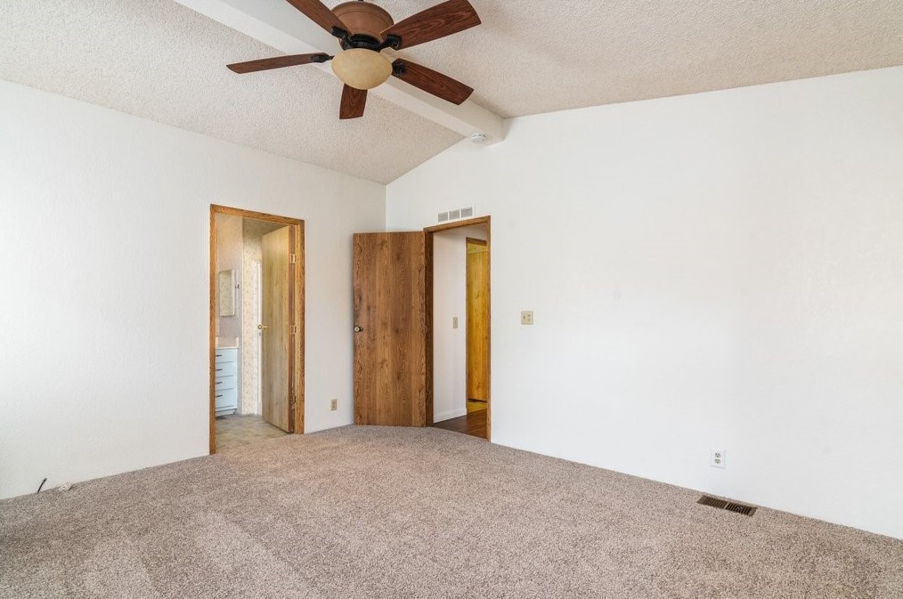 1369 Lodgepole Dr, Hemet CA  92545-7874 exterior