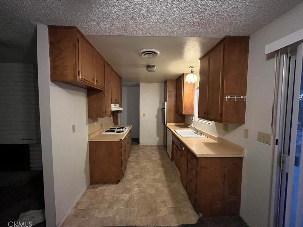 629 Kerilyn Ln, Hemet, CA 92544-3155
