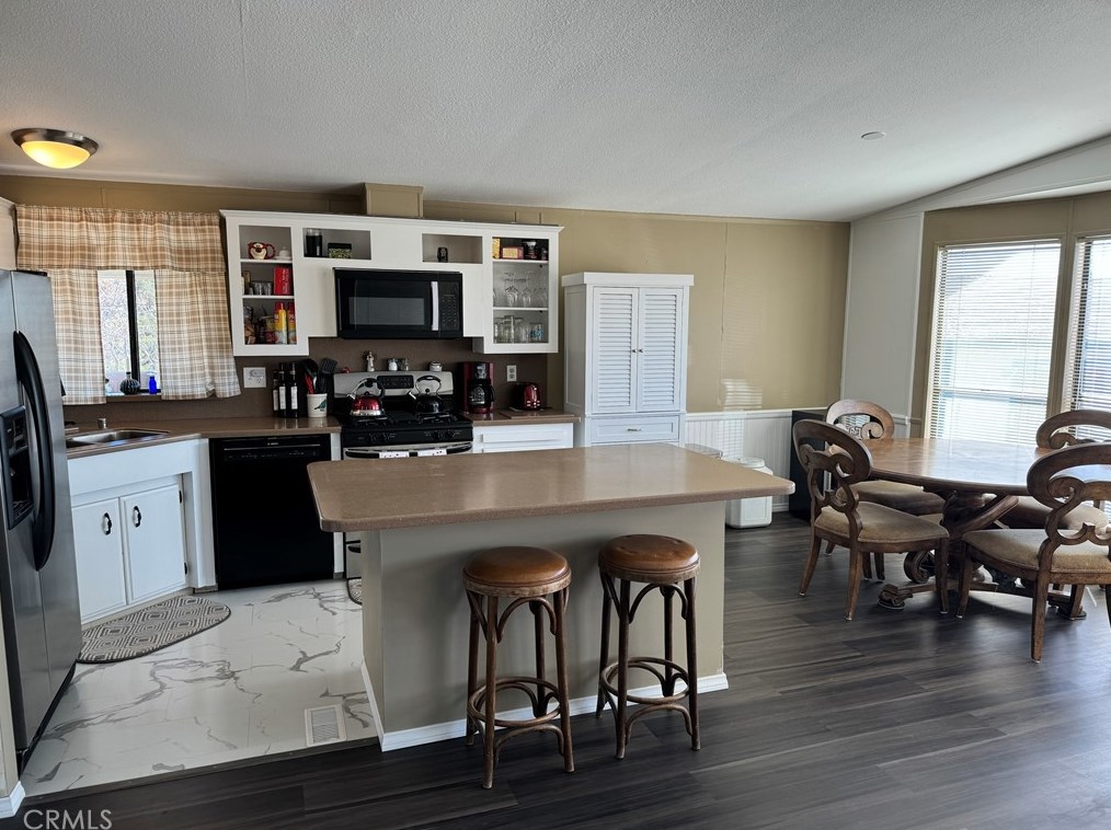 53687 Cave Rock Rd, Anza CA  exterior