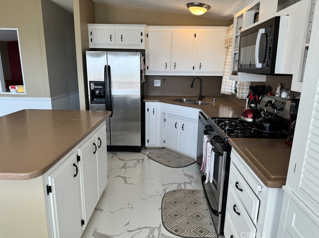 53687 Cave Rock Rd, Anza CA  exterior