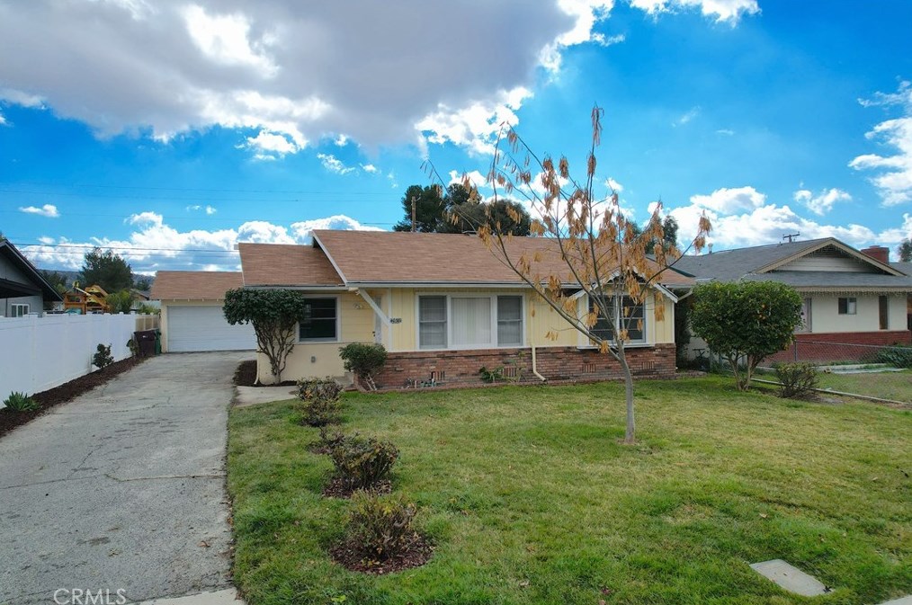 40381 Clark Dr, Hemet, CA 92544-8741