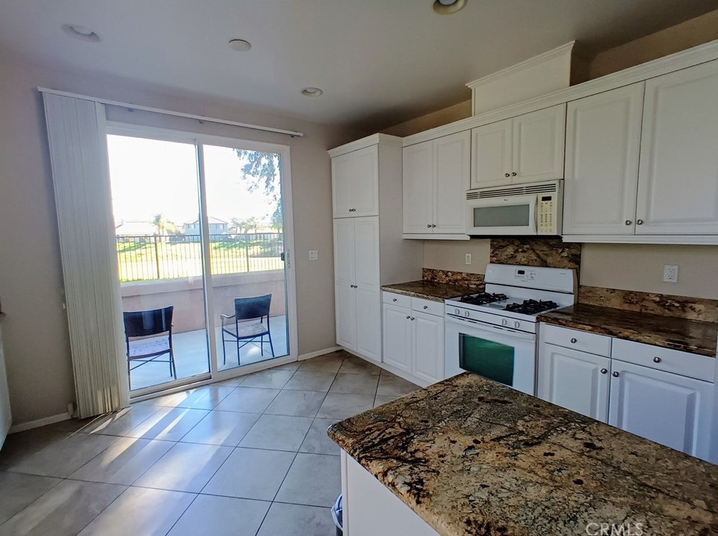 258 Cog Hill Ln, Hemet CA  92545-3436 exterior