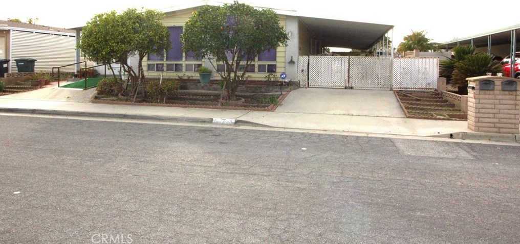675 De Soto Dr, Hemet, CA 92543-2650