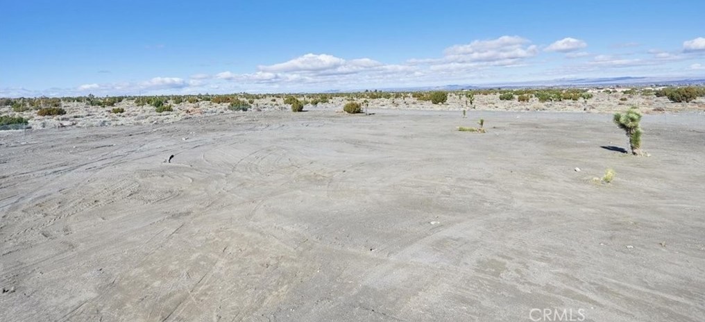 10372 Beekley Rd, Phelan CA  92371-9832 exterior