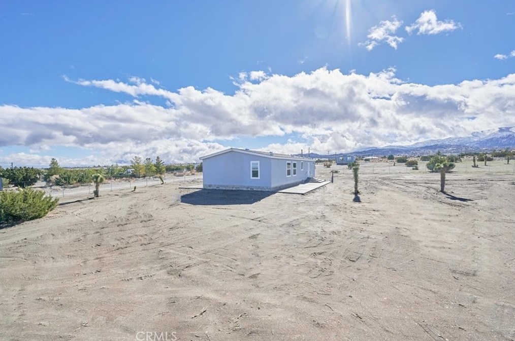 10372 Beekley Rd, Phelan CA  92371-9832 exterior