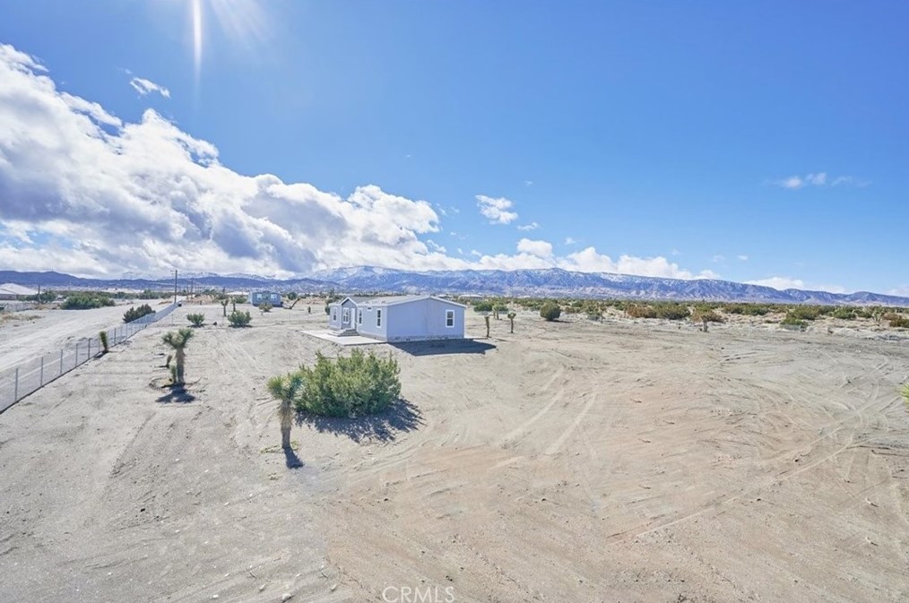 10372 Beekley Rd, Phelan CA  92371-9832 exterior