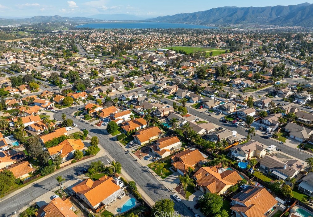 15022 Navel Way, Lake Elsinore CA  92530-7205 exterior
