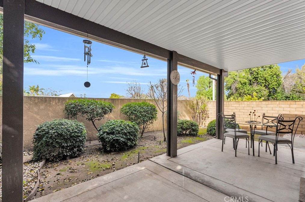 2988 Hyde Park Cir, Riverside CA  92506-4544 exterior