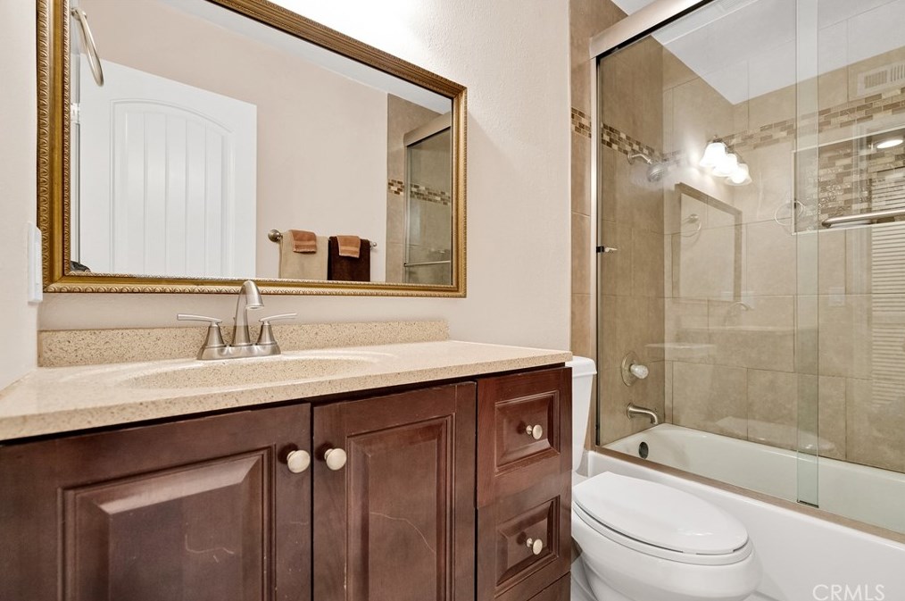 2988 Hyde Park Cir, Riverside CA  92506-4544 exterior