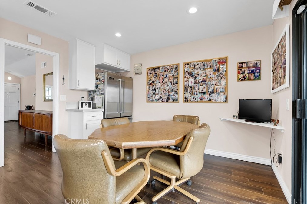 2988 Hyde Park Cir, Riverside CA  92506-4544 exterior