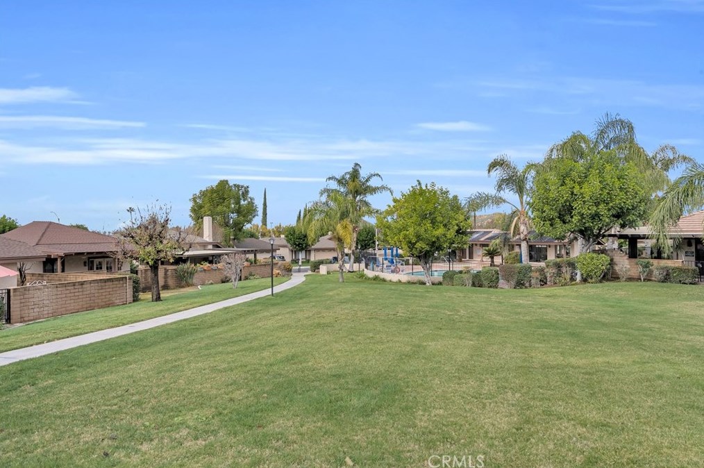 2988 Hyde Park Cir, Riverside CA  92506-4544 exterior