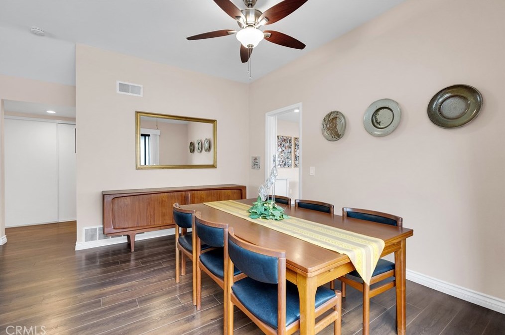 2988 Hyde Park Cir, Riverside CA  92506-4544 exterior