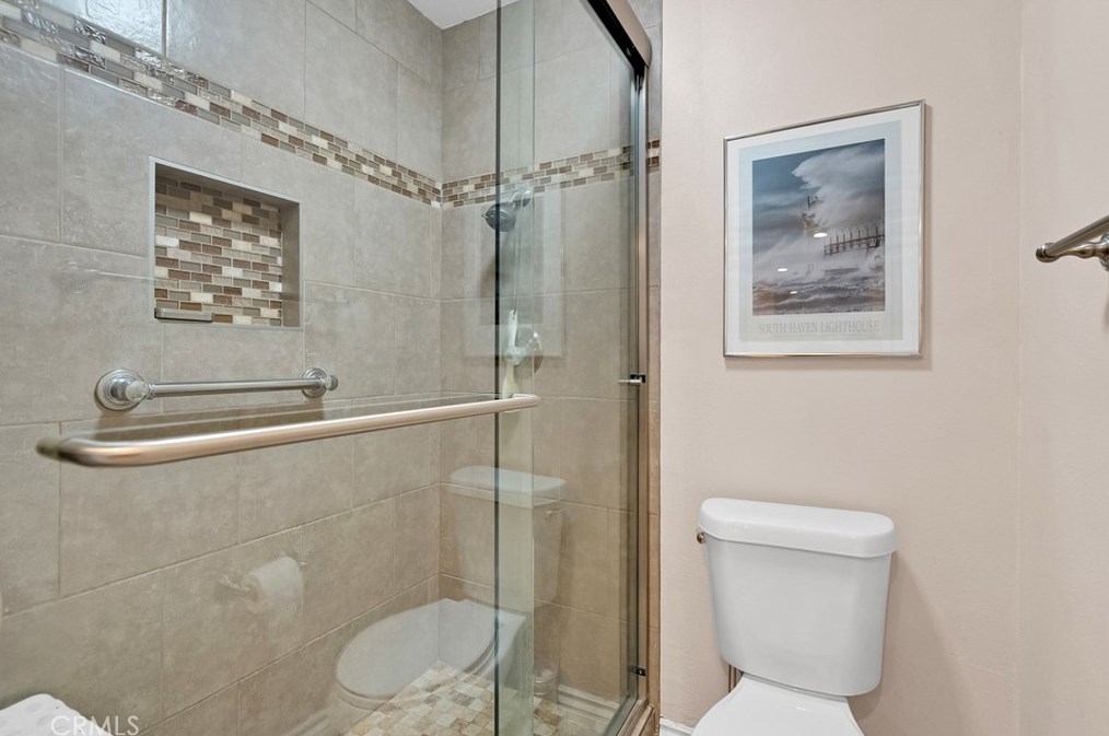 2988 Hyde Park Cir, Riverside CA  92506-4544 exterior